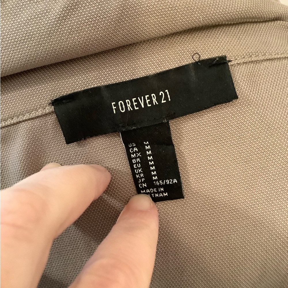 Perfect spring or fall jacket - Picture 3 of 3